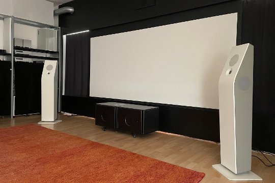 Klangwerk ELLA Aktivlautsprecher im Homecinema